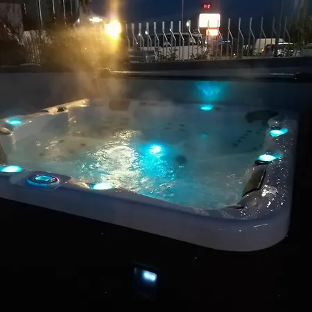 Alba Hotel ホテル