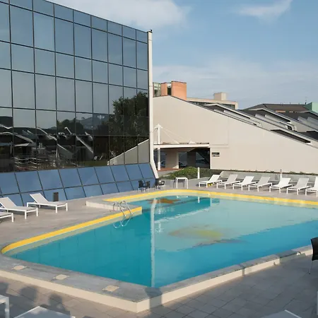 Alba Hotel 4*